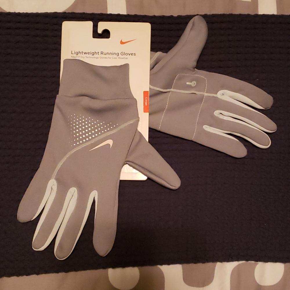 NWT Nike large lightweight running gloves